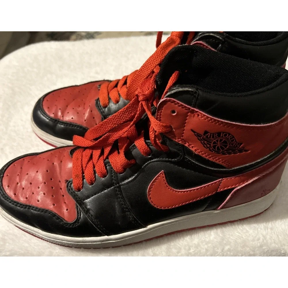 Air Jordan 1 Retro OG‎ 2013 High Bred Sneakers Size 9.5 Black Red
